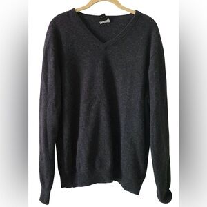 Jos. A. Bank  Travelers Collection 
V-Neck Sweater
100% CASHMERE!!!
Size Medium